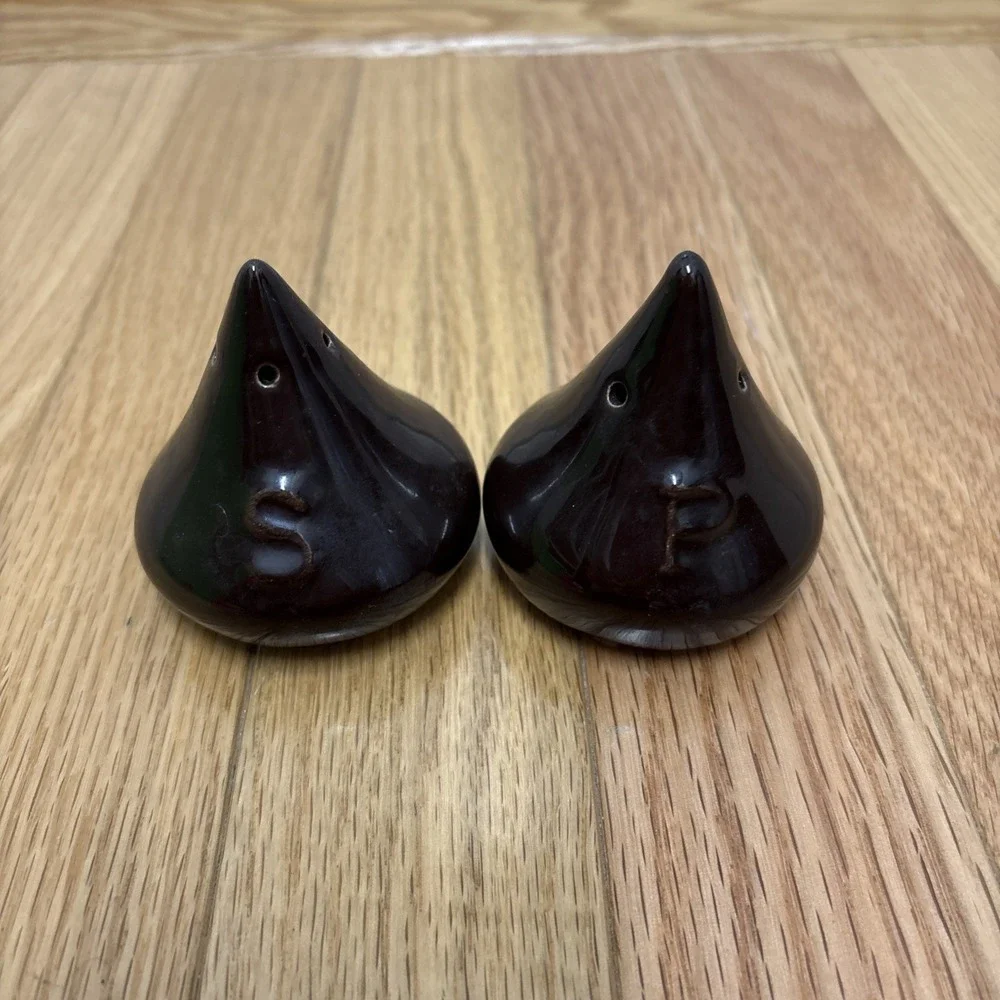 Adorable Hershey Kisses Salt & Pepper Shakers 2.75